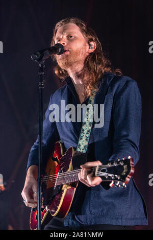 Mailand Italien. 04. November 2019. American Folk/Rock Band DIE LUMINEERS führt live auf der Bühne im Alcatraz während der 'UK and European Tour 2019". Stockfoto