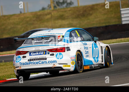 Mark Blundell in seinem TradePriceCars.com Audi S3 am2019 BTCC treffen in Snetterton, Norfolk, Großbritannien. Stockfoto