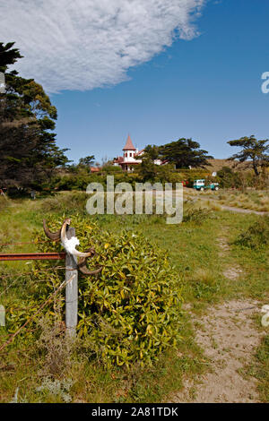 El Pedral Lodge, in der Nähe von Puerto Madryn, Provinz Chubut, Patagonien, Argentinien. Heiligtum des Vereins Global Pinguin. Außen Stockfoto