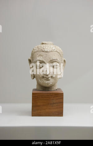 Madrid, Spanien - September 12th, 2018: Stuck Kopf des Buddha Figur von Gandara, im Nordosten Afghanistans. 5. Jahrhundert AC. Nationales Museum für Anthropologie, Mad Stockfoto