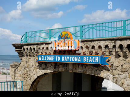 Nach Daytona Main Street Pier Zeichen Eingang Willkommen Stockfoto