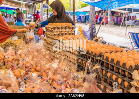 Ein lokaler Markt Szene in Ao Nang in Thailand Stockfoto