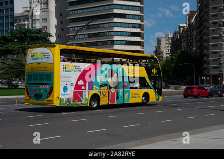 Buenos Aires, Argentinien. Oktober 26, 2019. Buenos Aires Bus, eine Hop on-Hop off-touristischen Transport Stockfoto