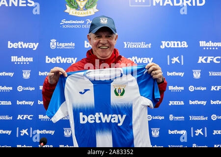 Leganes, Spanien. 05 Nov, 2019. Javier Aguirre während seiner offiziellen Vorstellung als neuer Manager von CD Leganes an instalacion Deportiva Butarque in Leganes gesehen. Credit: SOPA Images Limited/Alamy leben Nachrichten Stockfoto