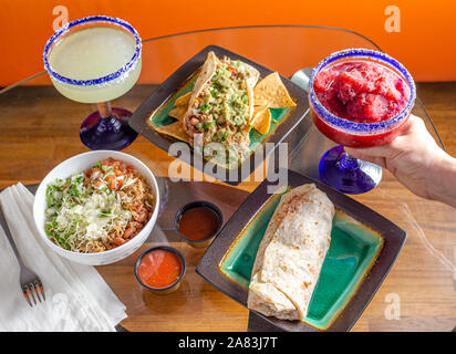 Mexikanisches Essen und Margaritas zu Hause Stockfoto