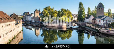 Straßburg, Elsass, Frankreich. Mittelalterliche Brücke Ponts Couverts und Barrage Vauban, Frankreich, Reisen Europa Stockfoto