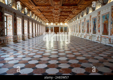 Blick auf den Spanischen Saal, Renaissance Schloss Ambras, Innsbruck, Österreich Stockfoto