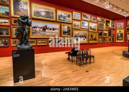 2 Nov 19. Melbourne, Victoria. 19. Jahrhundert europäischen Salon in der National Gallery von Victoria Stockfoto