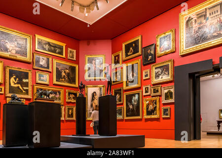 2 Nov 19. Melbourne, Victoria. 19. Jahrhundert europäischen Salon in der National Gallery von Victoria Stockfoto