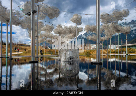 Crystal-Cloud und Spiegelbad, Swarovski Kristallwelten, Crystal World Museum, Innsbruck, Österreich Stockfoto