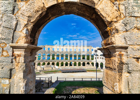 Arena in Pula, Kroatien. Ruinen der römischen Amphitheater bewahrt. UNESCO-Weltkulturerbe. Bild Stockfoto