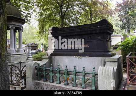 Ein Grab von Eugene Delacroix, einem berühmten französischen Künstler, die in den Friedhof Père Lachaise, Paris Stockfoto