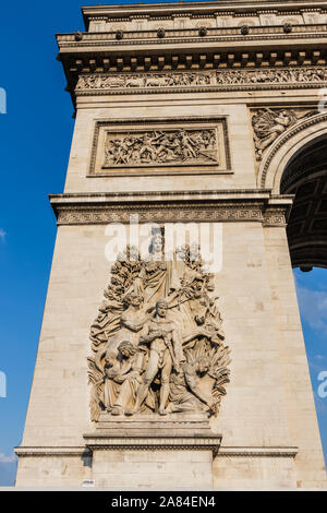 La Paix de 1815 Skulptur Gruppe, von Antoine Étex, an der nördlichen Fassade der Arc de Triomphe de l'Étoile, Paris Stockfoto