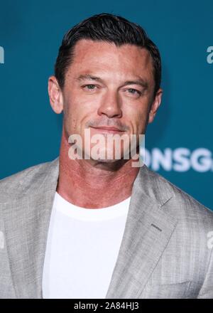 Westwood, der Vereinigten Staaten von Amerika. 05 Nov, 2019. WESTWOOD, LOS ANGELES, Kalifornien, USA - 05. NOVEMBER: Schauspieler Luke Evans kommt an der Los Angeles Premiere von Lionsgate 'Midway' im Regency Dorf Theater am 5. November 2019 in Westwood, Los Angeles, Kalifornien, USA. (Foto von David Acosta/Image Press Agency) Quelle: Bild Presse Agentur/Alamy leben Nachrichten Stockfoto