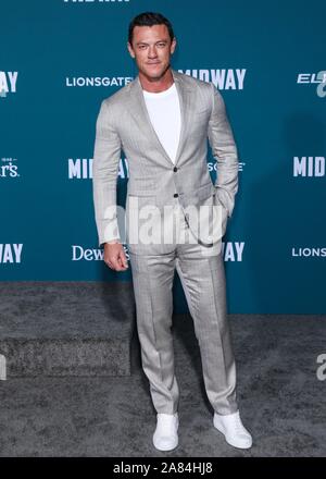 Westwood, der Vereinigten Staaten von Amerika. 05 Nov, 2019. WESTWOOD, LOS ANGELES, Kalifornien, USA - 05. NOVEMBER: Schauspieler Luke Evans kommt an der Los Angeles Premiere von Lionsgate 'Midway' im Regency Dorf Theater am 5. November 2019 in Westwood, Los Angeles, Kalifornien, USA. (Foto von David Acosta/Image Press Agency) Quelle: Bild Presse Agentur/Alamy leben Nachrichten Stockfoto