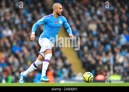 2. November 2019, das Etihad Stadium, Manchester, England; Premier League, Manchester City v Southampton: Kyle Walker (2), Manchester City läuft nach vorne mit dem Ball: Simon Whitehead/News Bilder Stockfoto