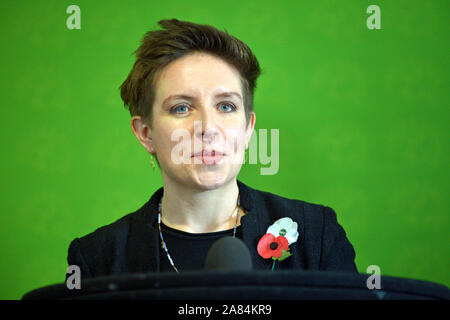 Grüne Partei Bristol West Kandidat, Carla Denyer, bei der Vorstellung der allgemeinen Wahlaufruf der Partei in Bristol. Stockfoto