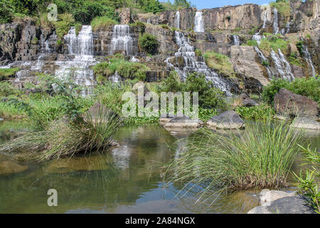 Blick auf Pongour Wasserfall (thac Pongour) in der Provinz Lam Dong, Central Vietnam. Stockfoto