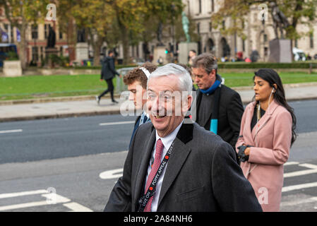 Der Sprecher des Parlaments, Sir Lindsay Harvey Hoyle, kommt an Das Unterhaus für seinen ersten Tag der Debatten Vor der Auflösung des Parlaments für 2019 GE Stockfoto
