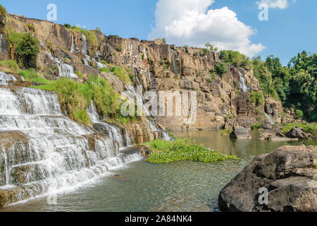 Blick auf Pongour Wasserfall (thac Pongour) in der Provinz Lam Dong, Central Vietnam. Stockfoto