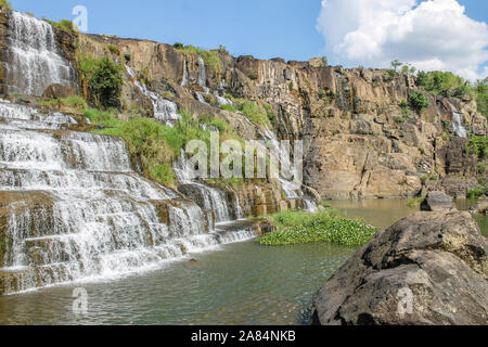 Blick auf Pongour Wasserfall (thac Pongour) in der Provinz Lam Dong, Central Vietnam. Stockfoto