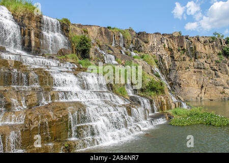 Blick auf Pongour Wasserfall (thac Pongour) in der Provinz Lam Dong, Central Vietnam. Stockfoto