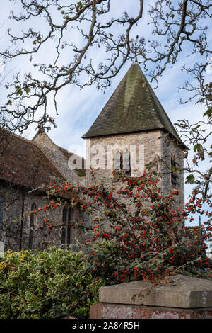 Kirche St. Peter und St. Paul in dem kleinen Dorf West Wittering in der Nähe von Chichester, West Sussex UK. Stockfoto