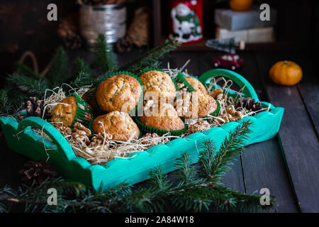 Neues Jahr und Weihnachten Carrot-Nut Muffins Stockfoto