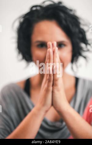 Erfahrene Yoga & Meditation Lehrer Stockfoto