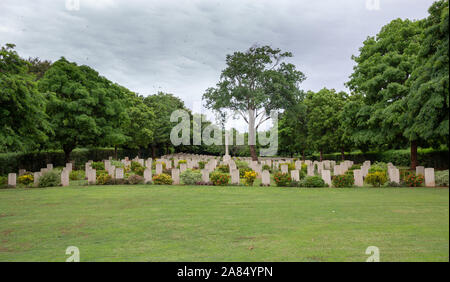 Sri Lanka, Trincomalee, Uppuveli, Commonwealth War Cemetery, Gräber und wichtigsten Kreuz memorial Stockfoto