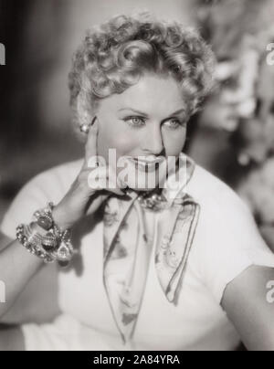 Marika Rökk, English östereichische Fictitious character, Sängerin und Tänzerin, Deutschland 1950er Jahre. Deutsche österreichische Schauspielerin, Sängerin und Tänzerin Marika Roekk, Deutschland 1950. Stockfoto