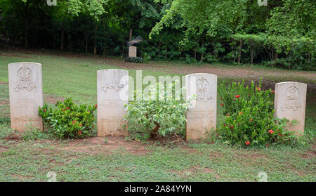 Sri Lanka, Trincomalee, Uppuveli, Commonwealth War Cemetery, Gräber und wichtigsten Kreuz memorial Stockfoto