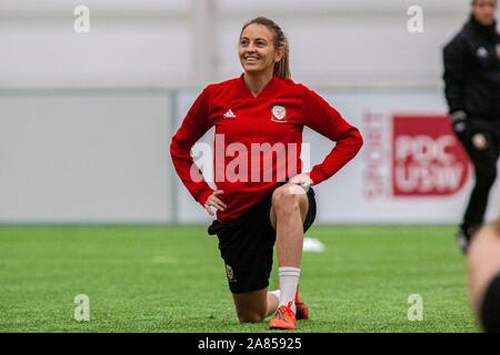 Cardiff, Wales 6/11/19. Kayleigh Grün von Wales In Wales Frauen Ausbildung bei usw Sport Park vor ihren UEFA EM-Qualifikationsspiel gegen Nordirland Stockfoto