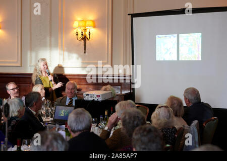 Tragen akroyd an der Oldie literarische Mittagessen 05/11/19. Stockfoto