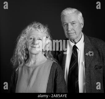 Tragen Akroyd & John McEwen in den Oldie literarische Mittagessen; 05/11/19. Stockfoto