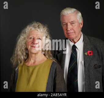 Tragen Akroyd & John McEwen in den Oldie literarische Mittagessen; 05/11/19. Stockfoto