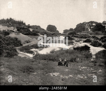 Von "Der beschreibende Album von London" von George H Birke 1896-Text extrahieren: "Hampstead Heath, eine Ausdehnung von echten offenen Land, und einer der schönsten Flecken in einem Spaziergang im Herzen von Loudon, ist ein beliebter und geschätzter Ferienort London Urlauber. Vor einigen Jahren war es ein gutes Angebot von Bauherren vorgedrungen, aber glücklicherweise die ganze Heide, 240 Morgen in Umfang, wurde von der Metropolitan Board of Works für die Nutzung der öffentlichen, deren Besitz für die Zukunft sichergestellt wird gekauft. 'Jack Straw auf dem höchsten Teil der Heide, ist eine interessante Old Inn, und oth Stockfoto