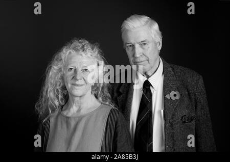 Tragen Akroyd & John McEwen in den Oldie literarische Mittagessen; 05/11/19. Stockfoto