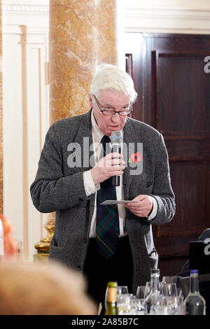 John McEwen in den Oldie literarische Mittagessen; 05/11/19. Stockfoto