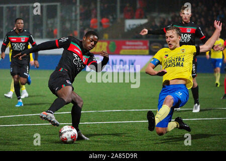 1. november 2019 Leeuwarden, Niederlande Soccer Dutch Keuken Kampioen Divisie Cambuur / NEC Keuken Kampioen Divisie 2019-2020 L-R Jonathan Okita von NEC, Anthony Musaba von NEC, Erik Schouten von Cambuur, Zian Flemming von NEC Stockfoto