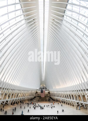Der Innenraum des Oculus im World Trade Center in New York City, USA. Stockfoto