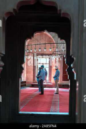 ISTANBUL, Türkei - 27. Oktober: Süleymaniye-moschee muslimische Gebete, 27. Oktober 2019 in Istanbul, Türkei. Die Suleymaniye Moschee ist die größte Moschee Stockfoto