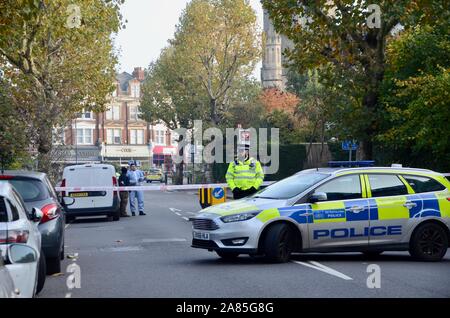 Polizei Vorfall untersuchen Erstechen von Mann in Muswell Hill North London, 31. Oktober 2019 Stockfoto