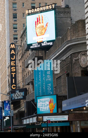 "Jagged Little Pill" Festzelt am Broadhurst Theater, NEW YORK CITY, USA Stockfoto