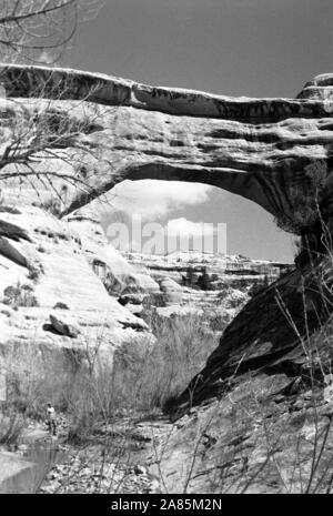 Sandsteinbogen in Utah, 1960er. Sandstein Arch in Utah, 1960er Jahre. Stockfoto