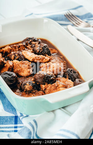 Pflaume Huhn mit Sojasauce, Ahornsirup und Orangensaft Stockfoto