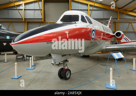 Eine Hawker Siddeley Dominie T1 Flugzeug auf Anzeige an der Newark Air Museum, Nottinghamshire, England. Es wurde von der RAF als Navigation Trainer verwendet. Stockfoto