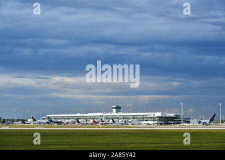 Turm, Terminal, Satellit, Flughafen München, Flughafen München, Flughafen München (MUC), Freising, Ad, München, Bayern, Deutschland, Europa Stockfoto