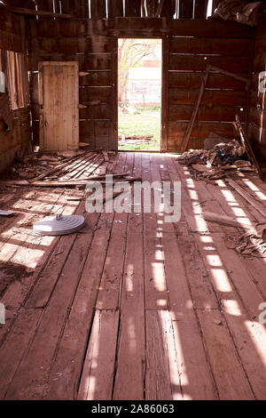 Verlassene und verfallene Gebäude entlang der Bahnlinie in Thompson Springs, Utah, USA Stockfoto