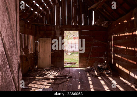 Verlassene und verfallene Gebäude entlang der Bahnlinie in Thompson Springs, Utah, USA Stockfoto